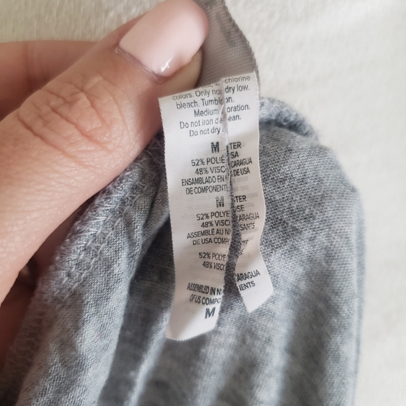 Bundle of 4 Cute Shirts - Picture 7 of 12